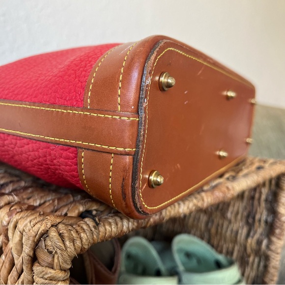 Dooney & Bourke VINTAGE AWL red large Hobo Purse - Picture 10 of 15